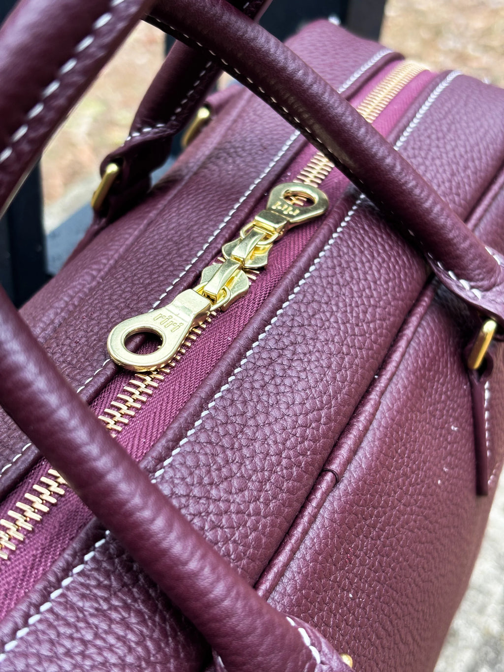 Bronson Leatherworks Bull-Calf Bag in Rouge Sellier leather, stylish bag with a smooth finish and classic design.