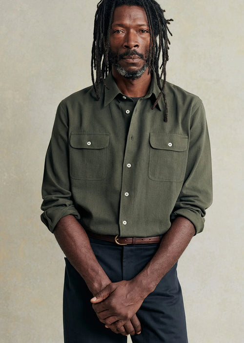 Olive artist shirt by De Bonne Facture made from cotton hemp gabardine, featuring a relaxed fit and natural fabric texture.