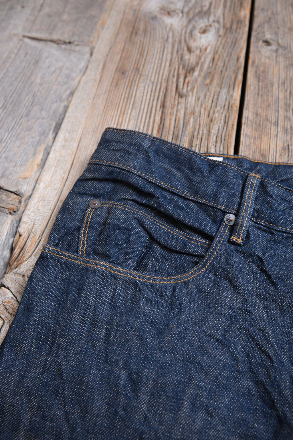 Freenote Belford straight 13 oz rinsed denim jeans, showcasing classic fit and dark wash fabric with subtle stitching details.