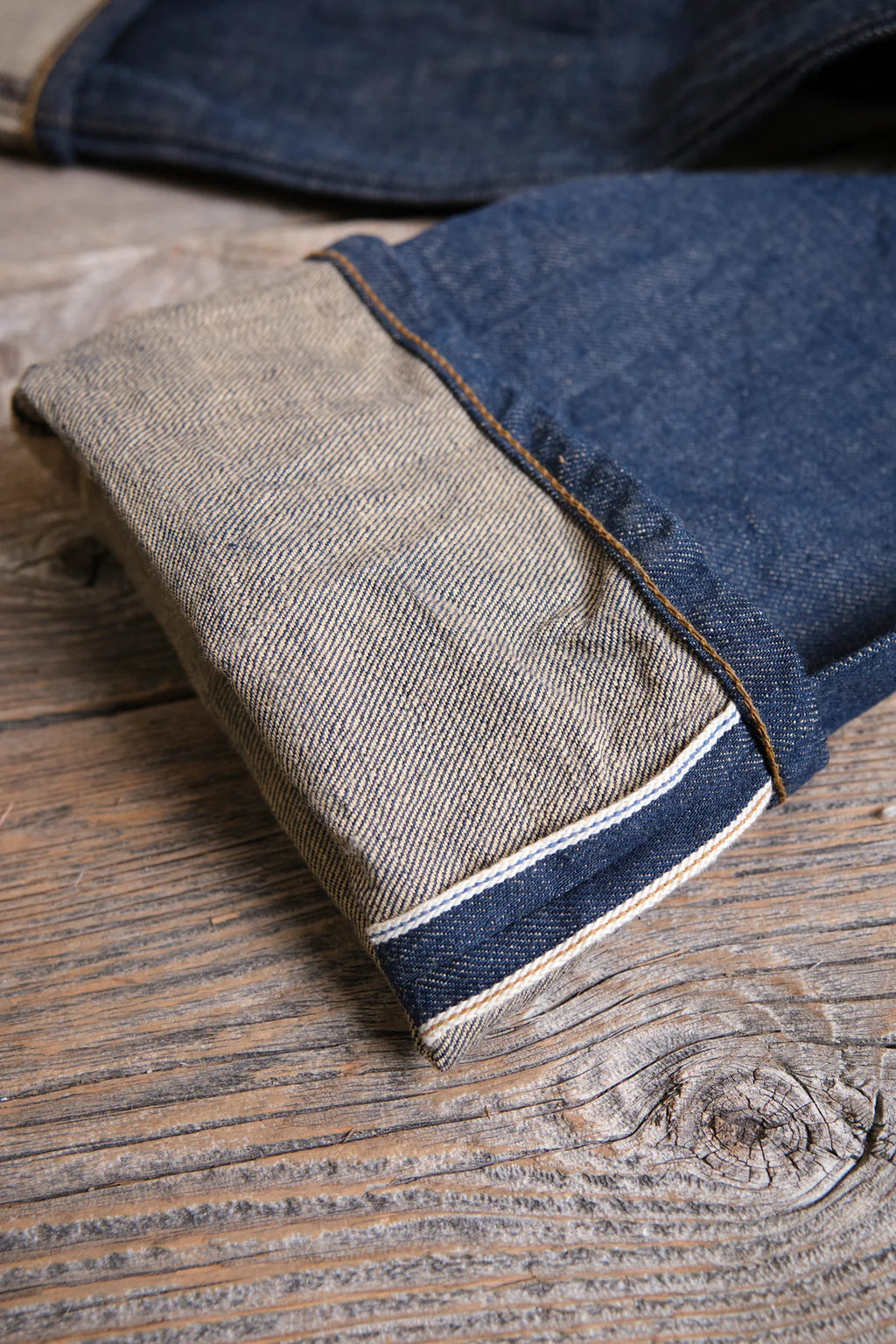 Freenote Belford straight fit 13 oz rinsed denim jeans, casual clothing with a classic blue wash and stitched details.