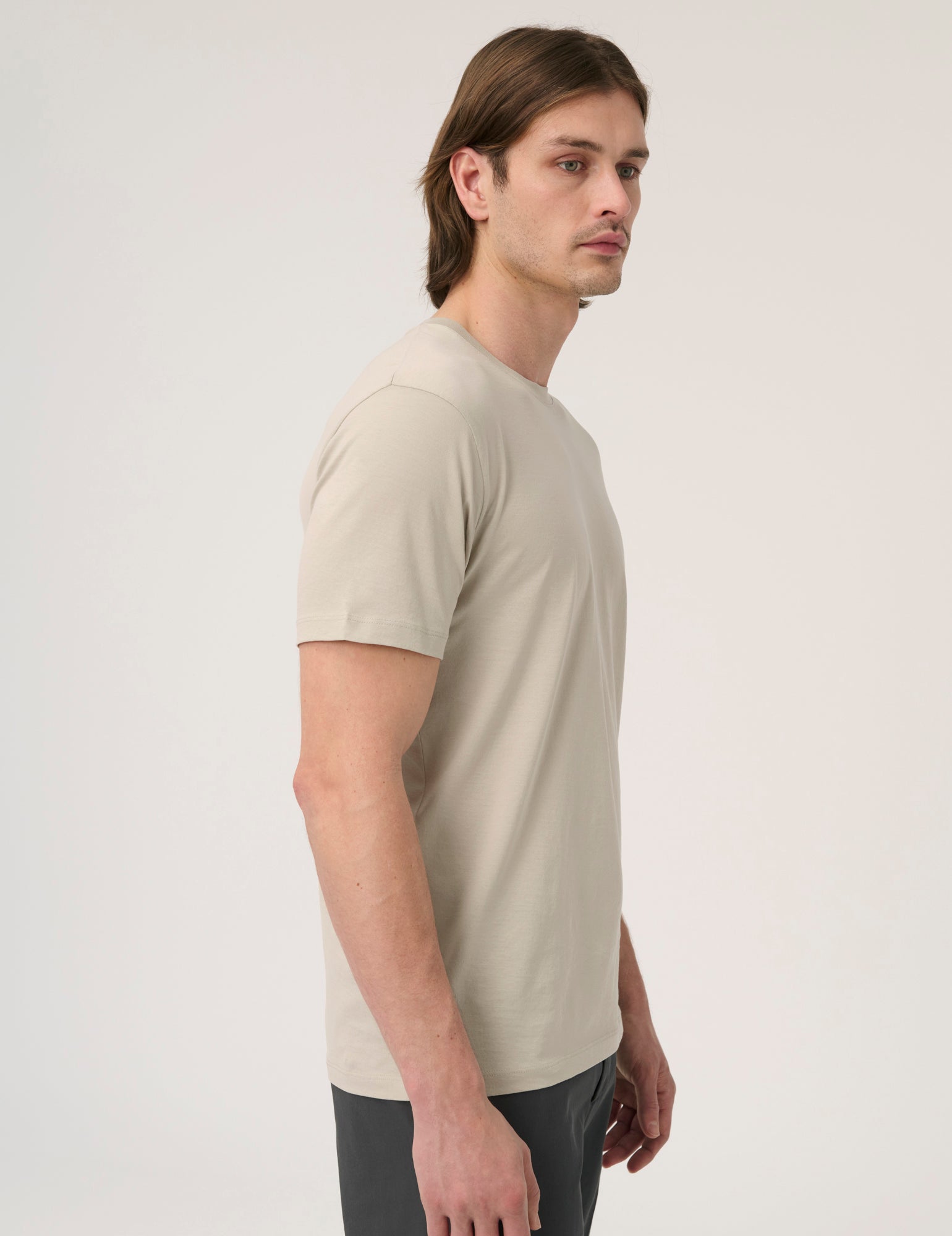 Håndværk foam crew neck T-shirt, soft cotton fabric, classic fit, in a vibrant foam color, casual clothing for men and women.