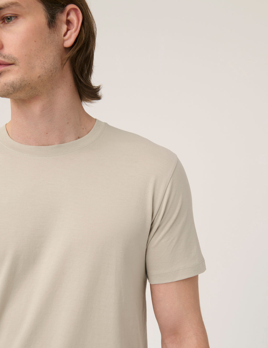 Håndværk foam crew neck T-shirt in soft fabric, displayed on a hanger with neutral background.