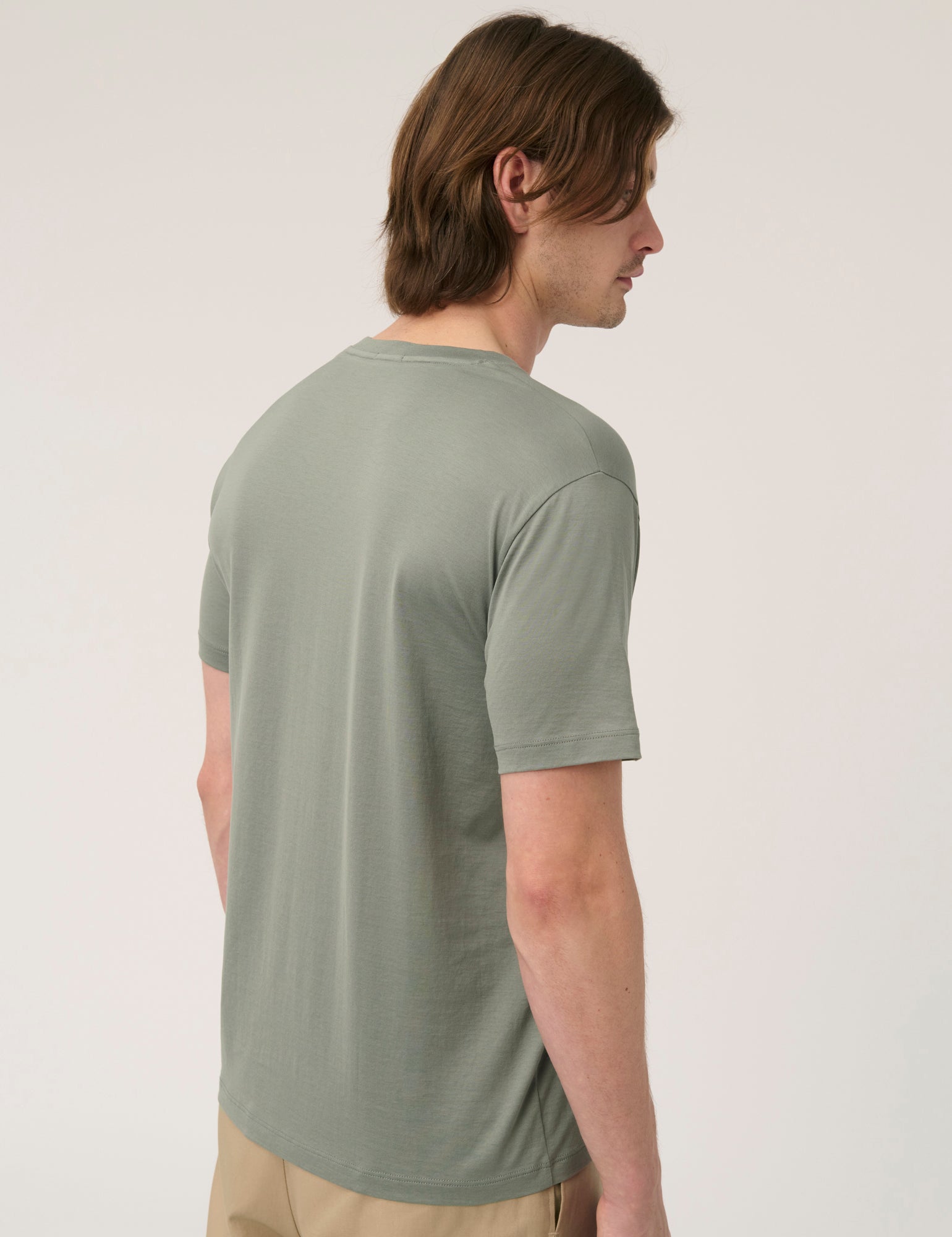 Håndværk crew neck T-shirt in Poppy Seed color, soft cotton fabric, classic fit, and short sleeves, casual clothing for everyday wear.