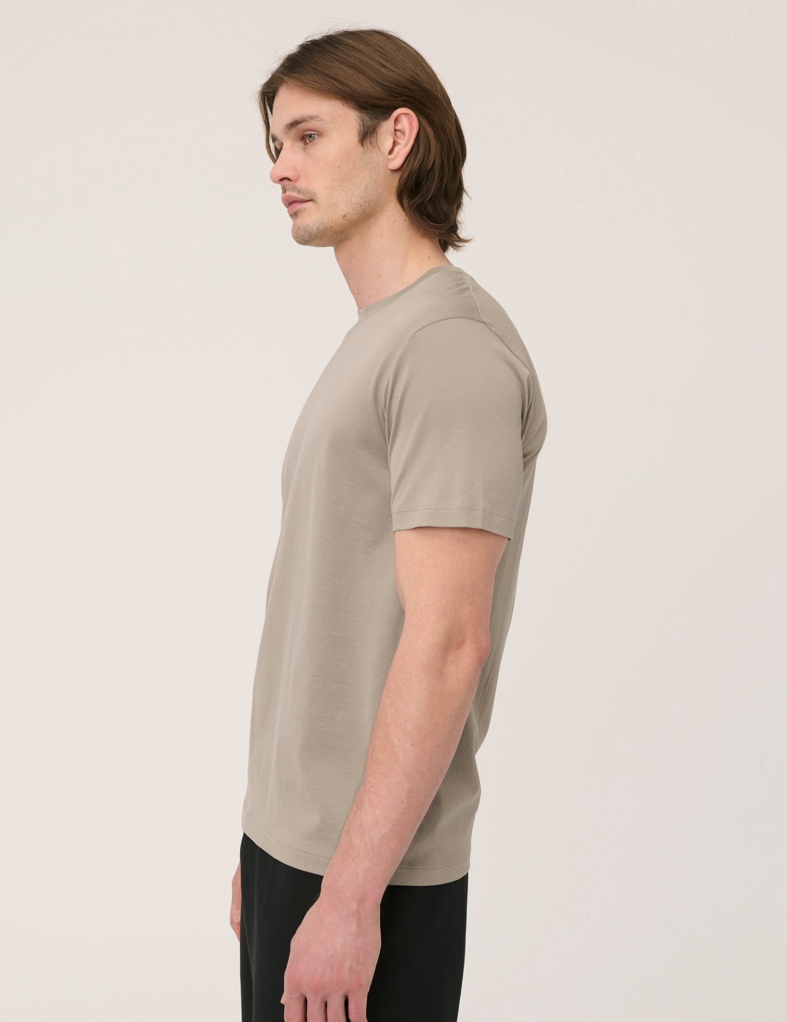 Håndværk stoneware crew neck T-shirt in neutral color, casual clothing with a relaxed fit and simple design.