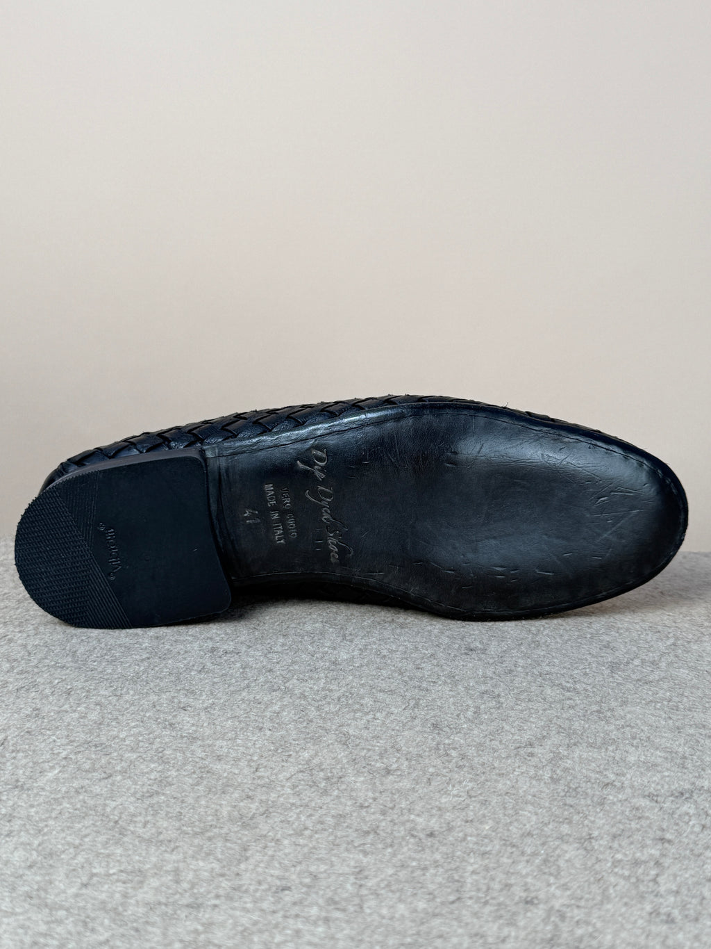 Mario Bemer Dolcevita woven loafer in Nero, stylish black footwear with intricate woven leather design, close-up of the shoe.