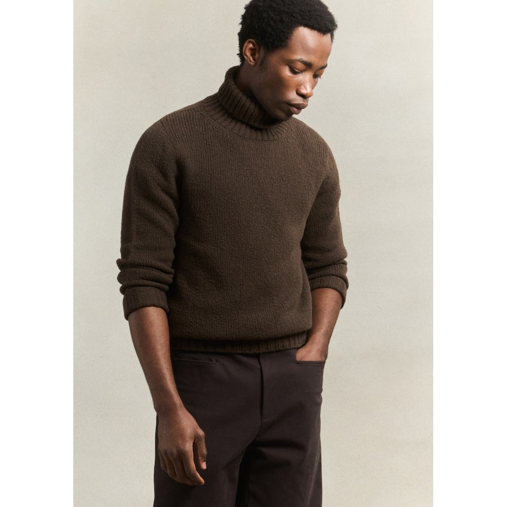 Bouclé Wool Knit Turtleneck - Bark Brown