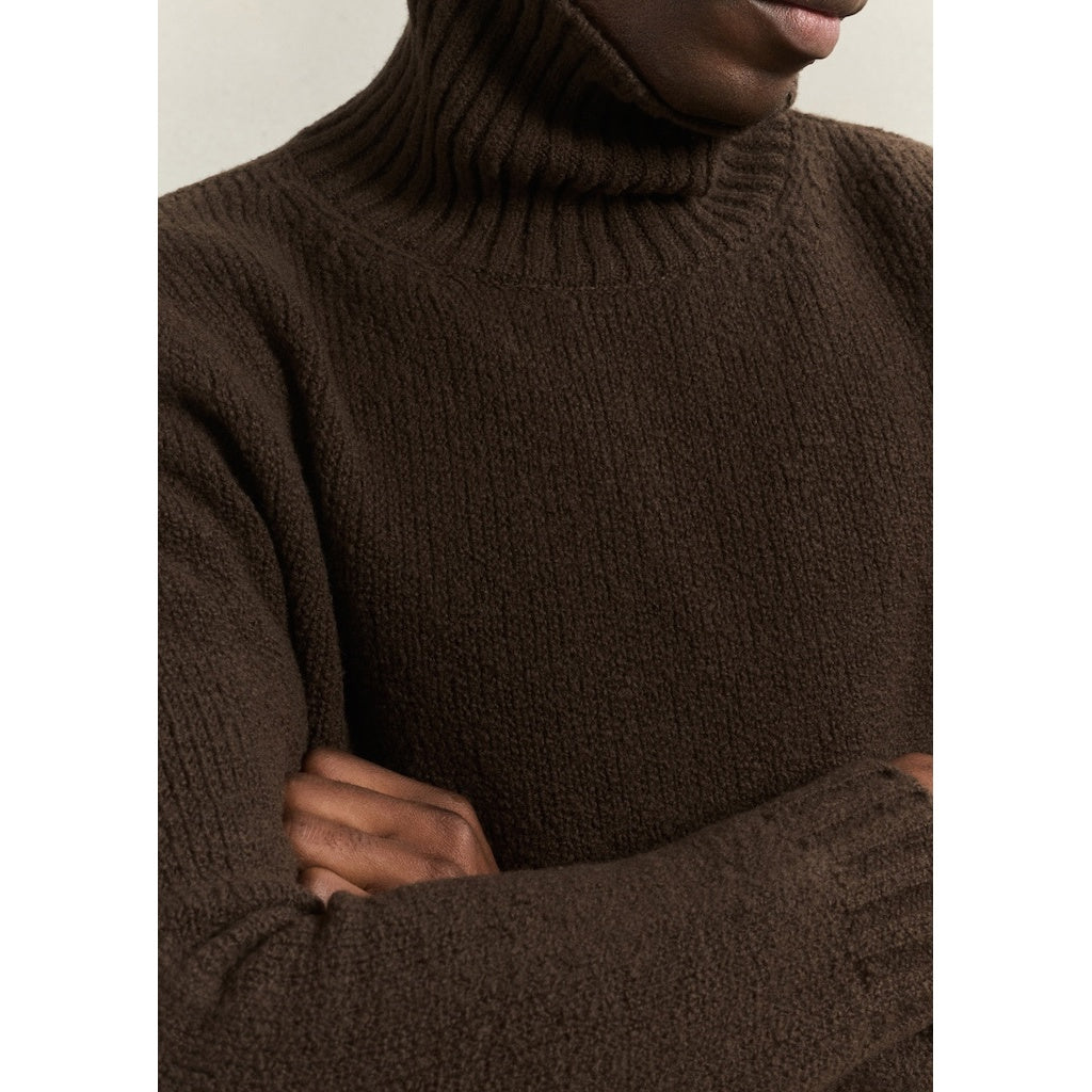Bouclé Wool Knit Turtleneck - Bark Brown