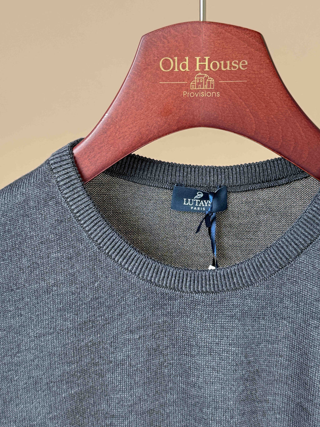 Lutays Intermède Silk Knitted T-Shirt in gray and green, showcasing a close-up of the soft, textured fabric and stylish design.